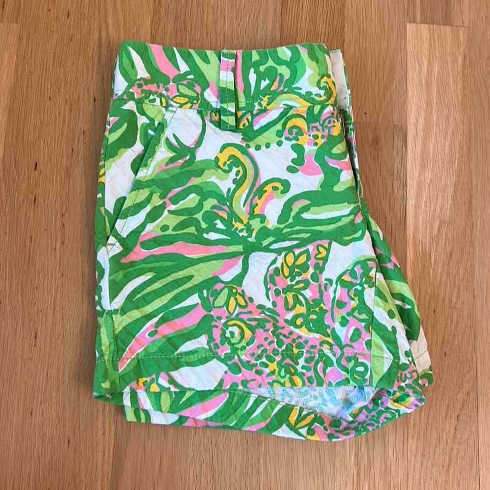 Lilly Pulitzer White Seeing Pink, Green, Yellow Elephant Callahan Shorts Size 00 - Picture 10 of 14